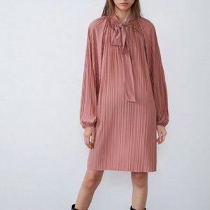Zara pink pleated dress Size M